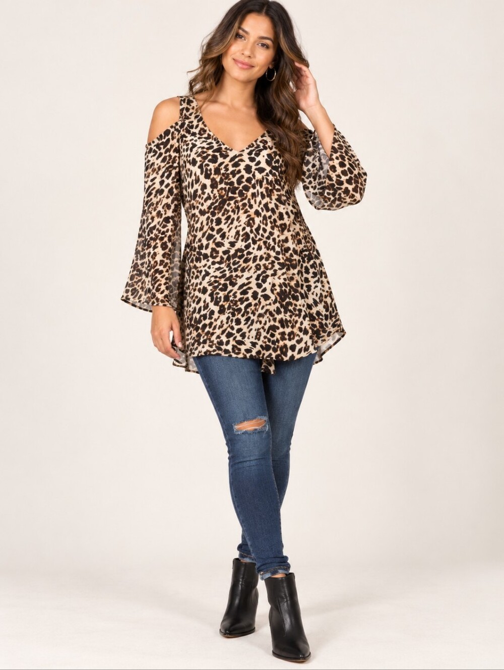 ❤️ SHOW ME YOUR MUMU SHOULDER BOO TUNIC IN LEOPARD PRINT / COLD SHOULDER TOP, S